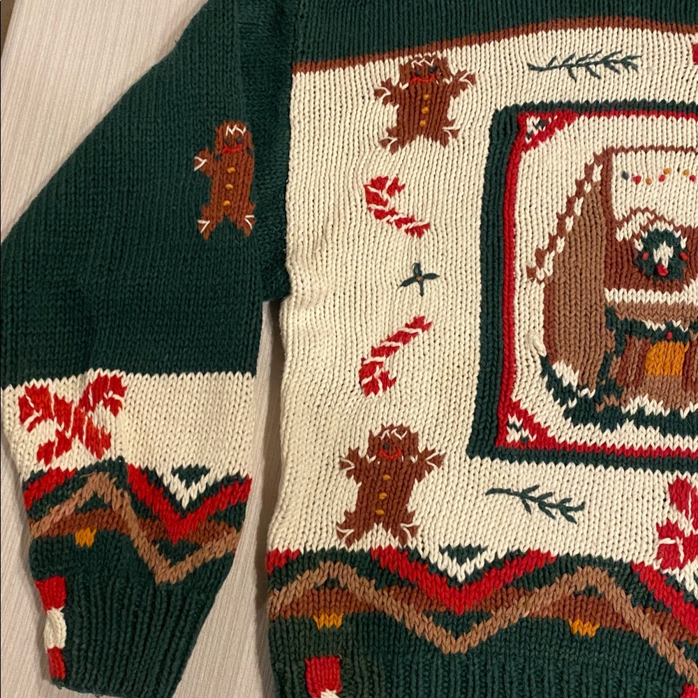 Vintage Woolrich Christmas Gingerbread House Sweater w Green and Red Accents - Picture 6 of 12